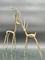 sculptuur, PAIRE DE STATUETTES DANTILOPES, STYLE FILIFORME, Antiek en Kunst