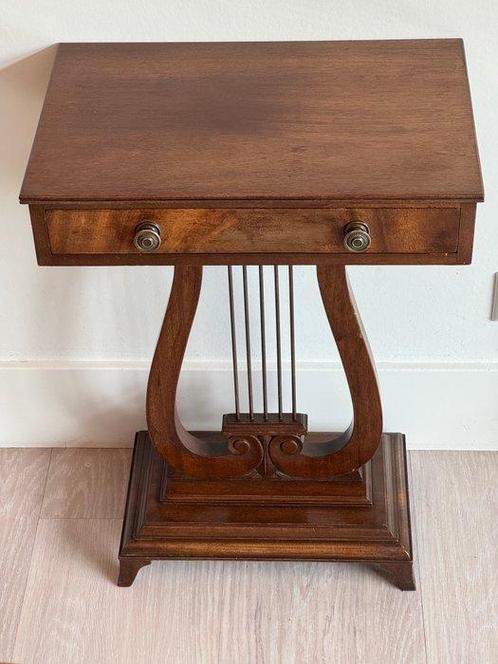 Bijzettafel - met la - Mahonie - Een harp bijzettafel, Antiek en Kunst, Antiek | Overige Antiek