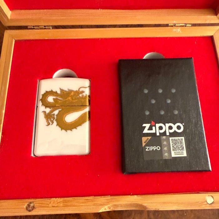 Zippo - ceramica dragón dorado - Aansteker - Staal, Collections, Articles de fumeurs, Briquets & Boîtes d'allumettes