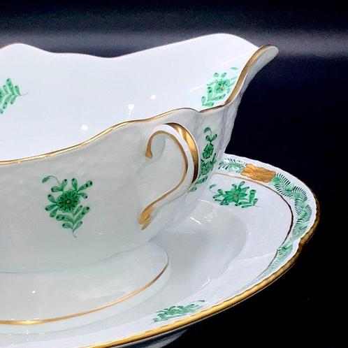 Herend - Large Gravy Boat with Stand (25 cm) - Chinese, Antiek en Kunst, Antiek | Meubels | Tafels