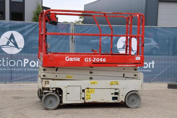 Veiling: Schaarlift Genie GS-2046 Elektrisch 8m 2012, Zakelijke goederen, Machines en Bouw | Liften, Steigers en Ladders, Ophalen