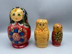 Set van drie handbeschilderde matroesjka-poppen –