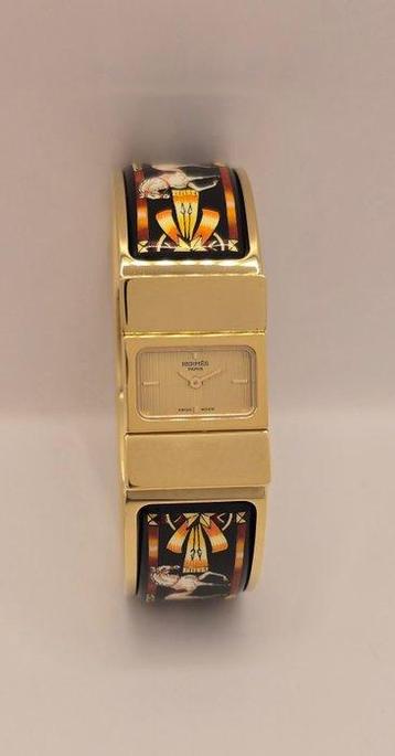 Hermès - Loquet Enamel Red Horse Equestrian Motif Bangle
