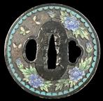 Tsuba Shippo[] « Papillon et pivoine » Originaire de