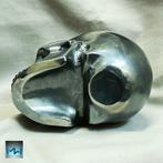 Handgesneden menselijke schedel in Tera-Herz-kristal -