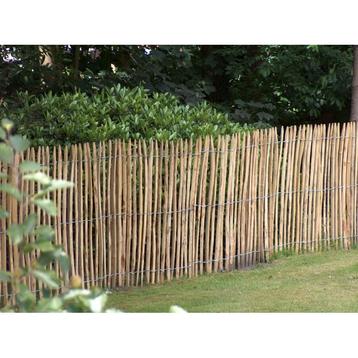 Kastanje afsluiting hekwerk omheining tuin en dier - franse