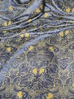 San leucio damascato blu brillante e oro con parti in, Antiek en Kunst
