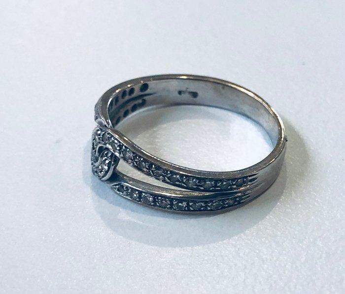 Ring - 18 karaat Witgoud - Diamant, Handtassen en Accessoires, Ringen