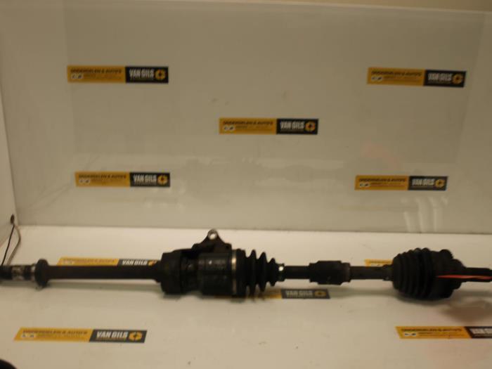 Aandrijfas rechts-voor Mazda 323F O131436, Auto-onderdelen, Motor en Toebehoren