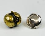 sculptuur, Erotisch vruchtstel - Appel en oester - 20e eeuw, Antiek en Kunst, Curiosa en Brocante