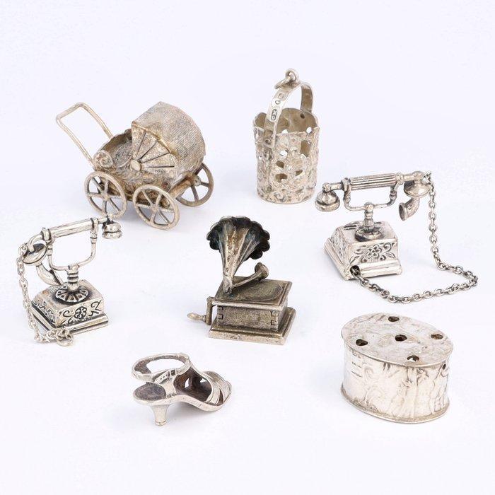 Telefoons, stoof, kinderwagen, grammofoon - Personnage, Antiek en Kunst, Antiek | Zilver en Goud