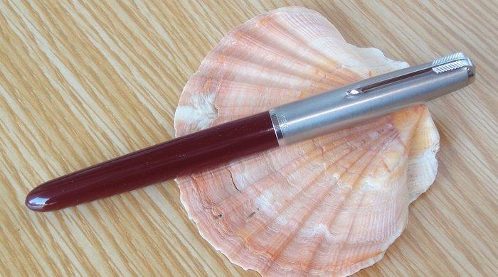 Parker - 51 MKII Blood Red with Lustraloy cap CT, 14K gold, Verzamelen, Pennenverzamelingen