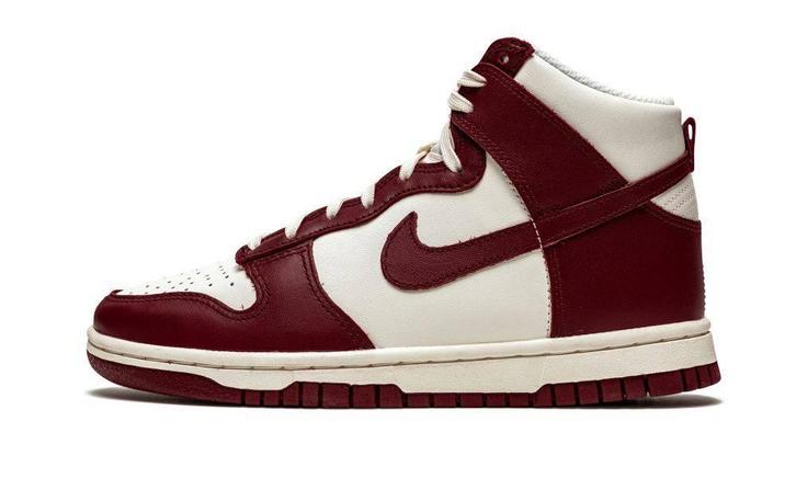 Nike Dunk High Team Red - Maat 40.5 EU, Kleding | Heren, Schoenen, Ophalen of Verzenden