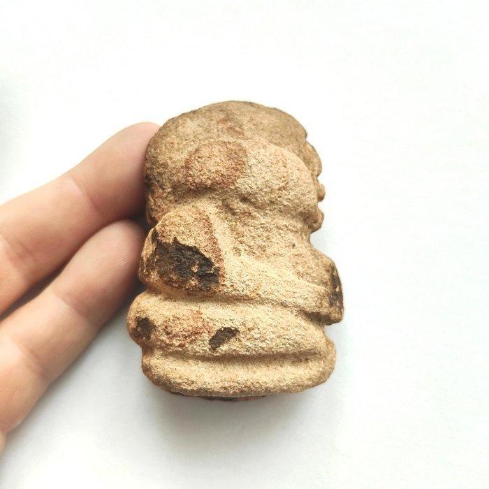 Sino-Siberisch Zandsteen Zandsteen biddende idool, Antiquités & Art, Antiquités | Autres Antiquités