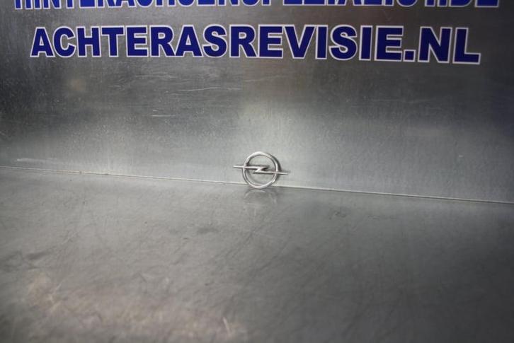 Opel embleem logo Opel voor o.a. kofferdeksel Ascona A., Auto-onderdelen, Carrosserie, Gebruikt, Opel, Verzenden