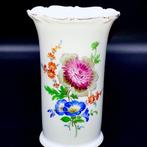Meissen - First Choice - Four Footed Vase - Bouquet of Wild, Antiek en Kunst