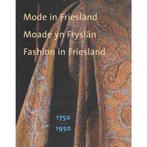 Mode In Friesland 9789033012129, Boeken, Reisgidsen, Gieneke Arnolli, Zo goed als nieuw, Verzenden