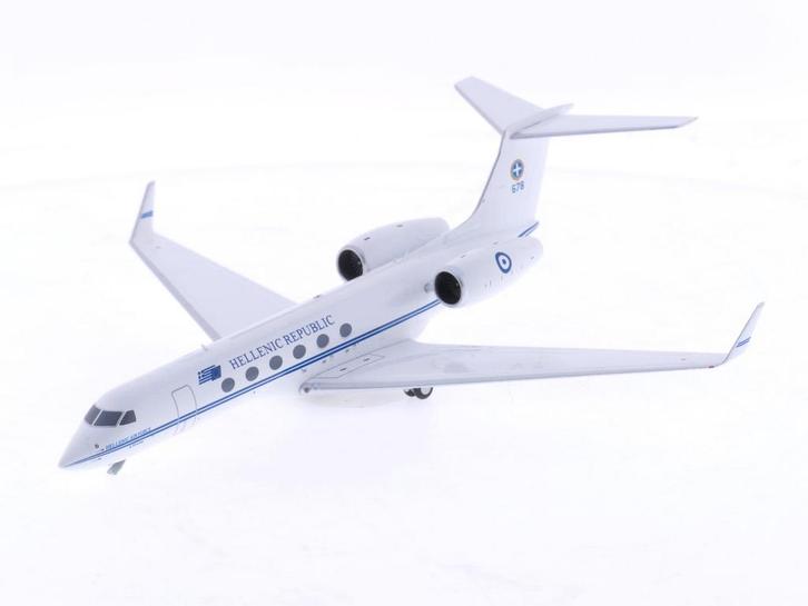 Schaal 1:200 NG Models 75009 Gulsream G-V Hellenic Ari Fo..., Hobby en Vrije tijd, Modelbouw | Vliegtuigen en Helikopters, Gebruikt