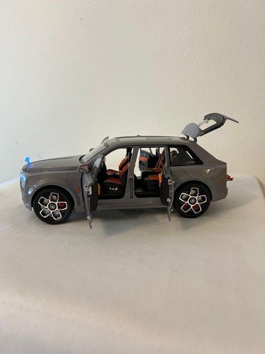 1:20 - Voiture miniature - Rolls-Royce Cullinan, Hobby en Vrije tijd, Modelauto's | 1:5 tot 1:12