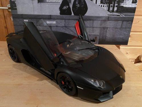 Pocher 1:8 - Modelauto - Lamborghini Aventador, Hobby en Vrije tijd, Modelauto's | 1:5 tot 1:12