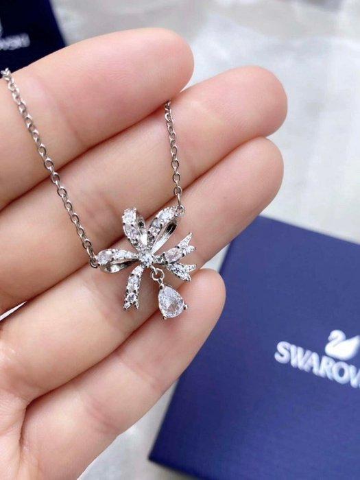 Swarovski - Beeld, Volta series bow teardrop necklace - 0 cm, Antiek en Kunst, Curiosa en Brocante