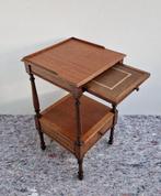 Charmante nachtkastjes in Engelse stijl met een prettig, Antiek en Kunst