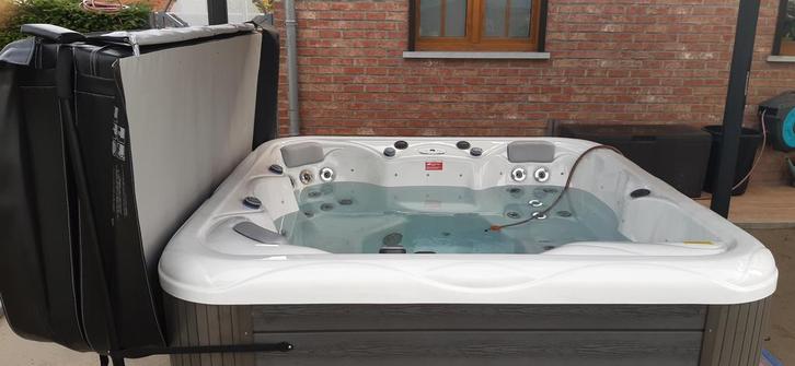 Jacuzzi Wellis 2025 avec services 6 places 0476885653, Tuin en Terras, Bubbelbaden en Hottubs