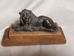 Beeld, Liggende bronzen leeuw - 10 cm - Brons