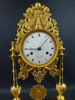 Horloge de table - Bronze - 1800-1850