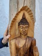 Groot (127 cm) handgesneden Boeddhabeeld uit een boomstronk