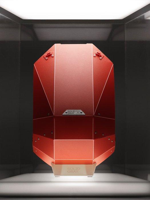 SOLID GRAY - No Reserve - Mate Red edition - Rugzak, Antiek en Kunst, Kunst | Designobjecten