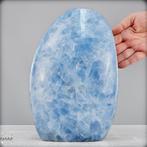 Forme libre exclusive en calcite bleue Lessence de la paix, Collections