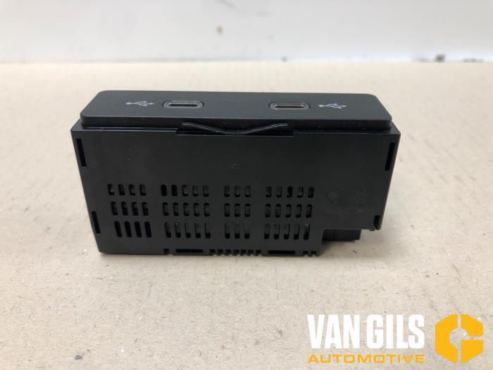 AUX/USB aansluiting Seat Ateca O278114, Auto-onderdelen, Elektronica en Kabels