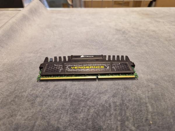 Veiling - 4x Corsair Vengeance 8GB 1600MHz - In Nette Staat, Computers en Software, RAM geheugen