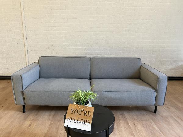 Veiling - Showroommodel Umix Bank By SLX Studio, Huis en Inrichting, Zetels | Zetels, Gebruikt