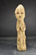 sculptuur, Statue of protecting ancestor - 34.7 cm - Hout