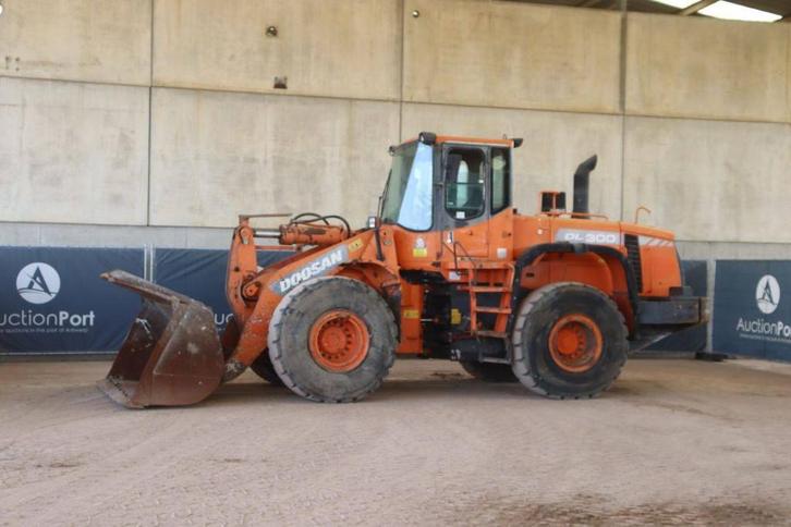 Veiling: Wiellader Doosan DL300 Diesel 162kW 2012, Zakelijke goederen, Machines en Bouw | Kranen en Graafmachines, Ophalen