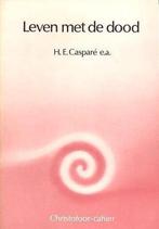 H.E.  Caspare - Leven met de dood, Boeken, Literatuur, Verzenden, Nieuw