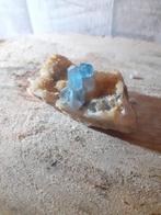 Specimen of Blue Celestine Crystal with Calcite Mineral, 257, Verzamelen, Mineralen en Fossielen, Verzenden