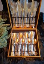 Festliches Imperial M Design Goldbesteck in goldener