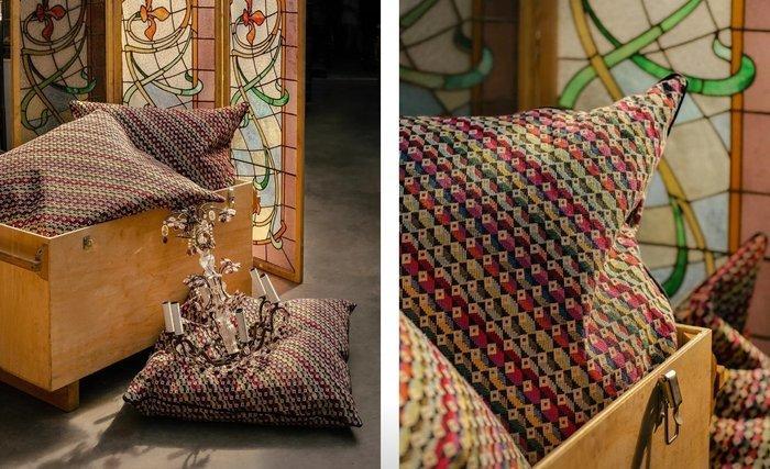 Ensemble de coussins XXL avec tissu Cornelis de Pierre, Antiek en Kunst, Kunst | Designobjecten