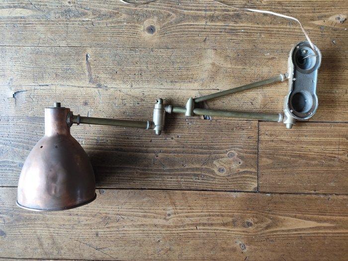 Swingarm wandlamp - Messing - Kaartlees wandlamp, Antiek en Kunst, Antiek | Wandborden en Tegels