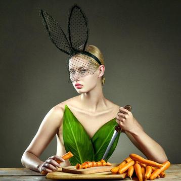 Elena Paraskeva - The Killer Bunny - XL