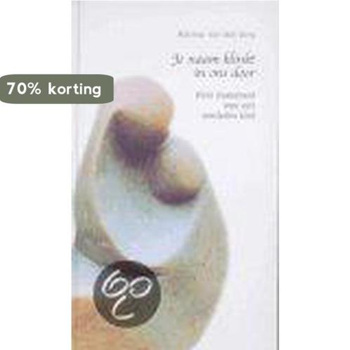 Je Naam Klinkt In Ons Door 9789043504485 Marjan van den Berg, Boeken, Politiek en Maatschappij, Gelezen, Verzenden