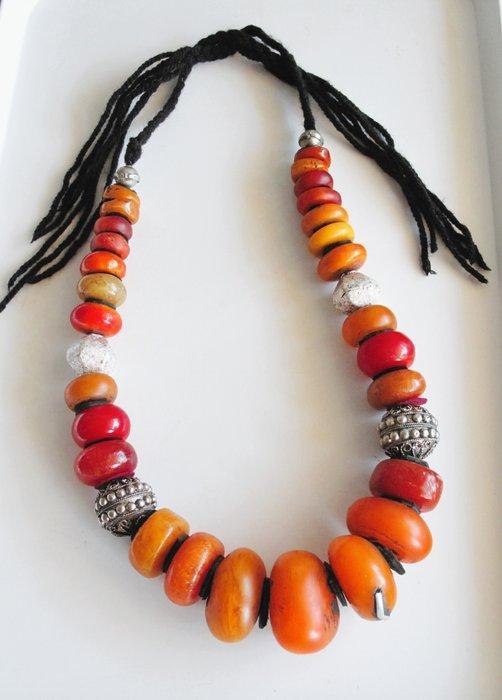 Ketting - Wol, fenolhars, metaal, zilver - Marokko - 20e, Antiek en Kunst, Kunst | Niet-Westerse kunst