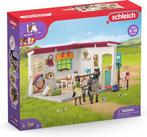 Schleich HORSE CLUB Zadelkamer- Beweegbaar Figuurtje - Af..., Verzenden, Nieuw