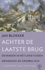 Achter de laatste brug 9789021442396 Jan Blokker, Boeken, Oorlog en Militair, Verzenden, Gelezen, Jan Blokker