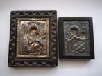 Icoon - Twee Grieks zilveren iconen van de Maagd en het Kind