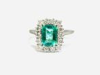 Other brand - Ring - 18 karaat Witgoud - 3.00ct. tw. Smaragd, Nieuw