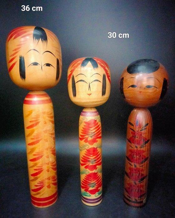 Beeldje (13) - Dertien traditionele kokeshi in verschillende, Antiek en Kunst, Curiosa en Brocante